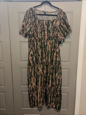 SHEIN Beige and Dark Green Tie-Dye Maxi Dress